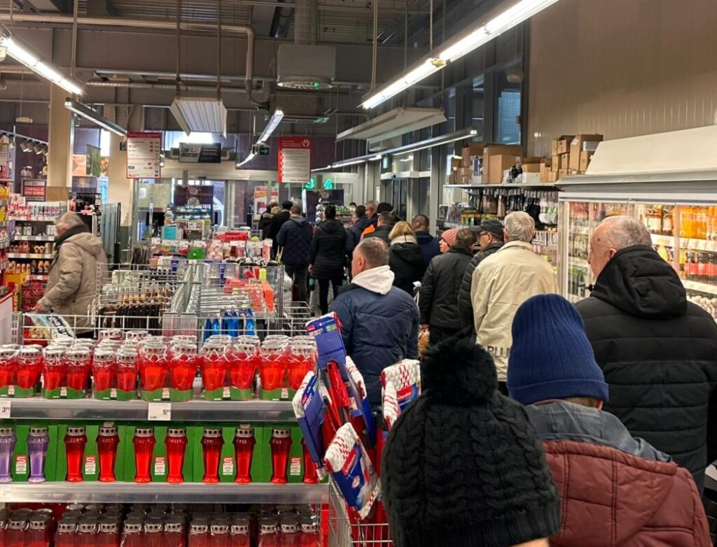 apsurd neradne nedjelje