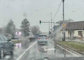 Tjedna prognoza vremena: Danas upaljen meteoalarm i vruće, a onda slijedi velika promjena vremena – stiže obilna kiša, možda i snijeg
