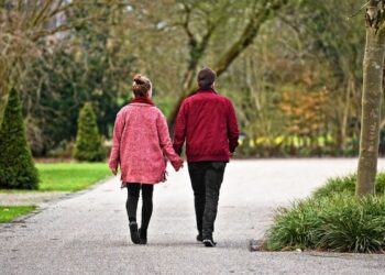 Hodanje je dobro za zdravlje i pomaže u mršavljenju: Evo koliko trebate hodati da biste učvrstili stražnjicu, trbuh i noge