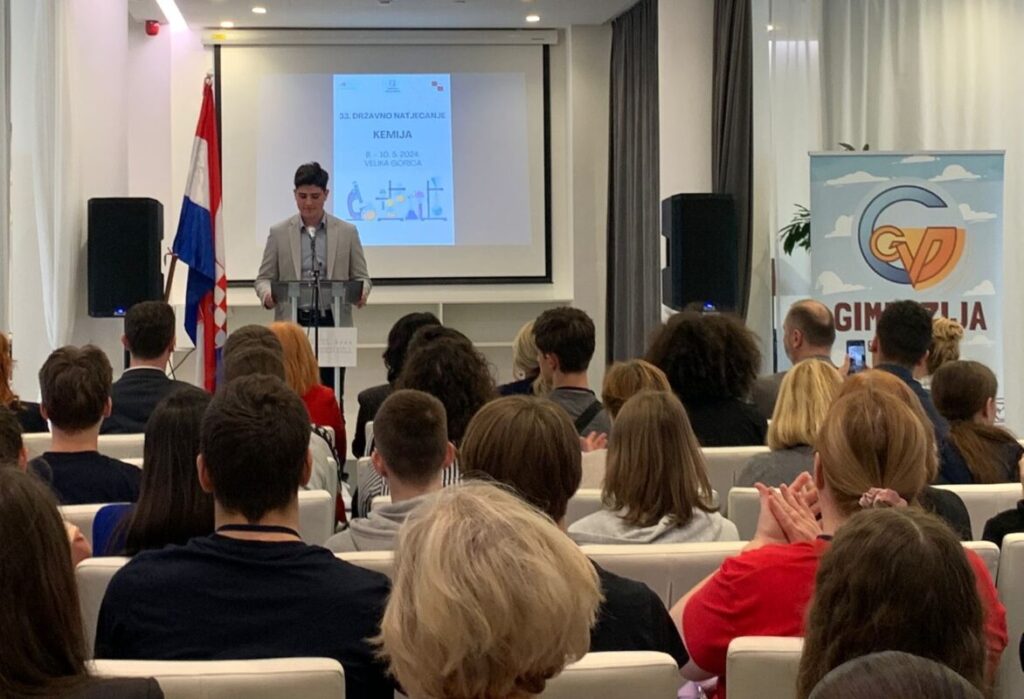 mladi kemičari