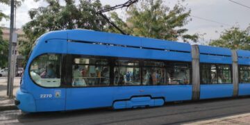 zaspao u tramvaju