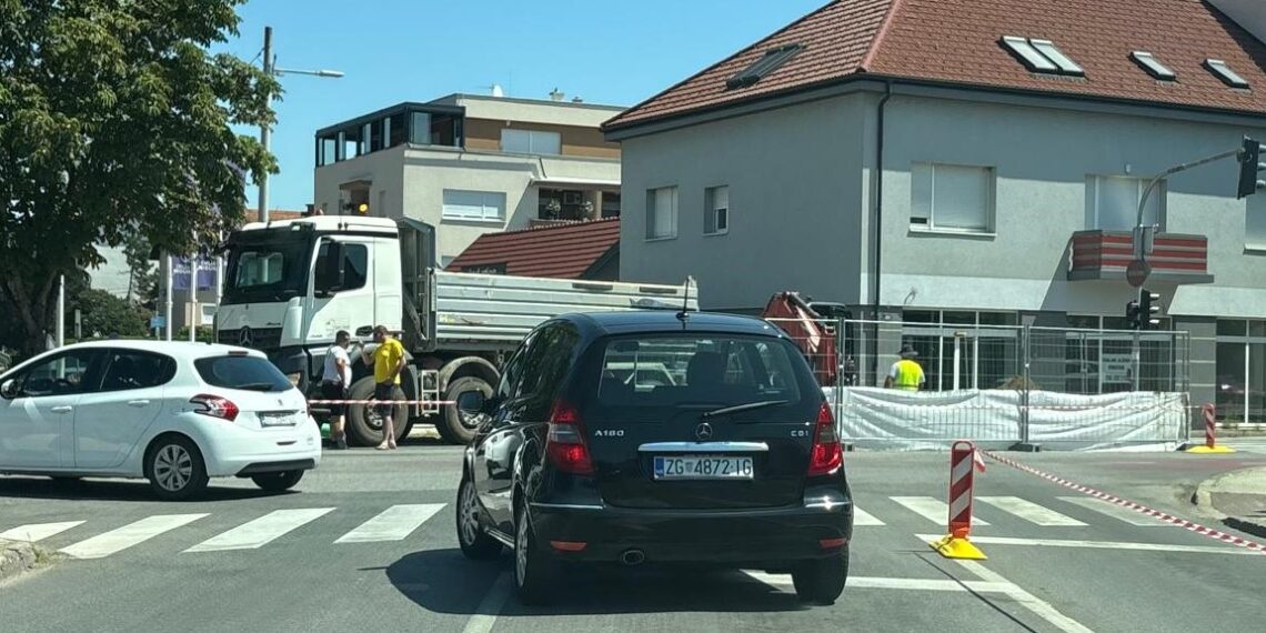 zagrebačkoj ulici