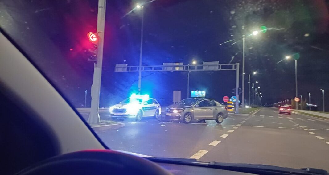 prometna na križanju kod aerodroma
