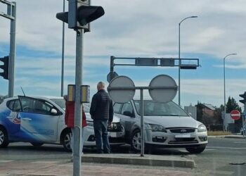 Opet nesreća u blizini aerodroma: Sudarila su se dva osobna automobila