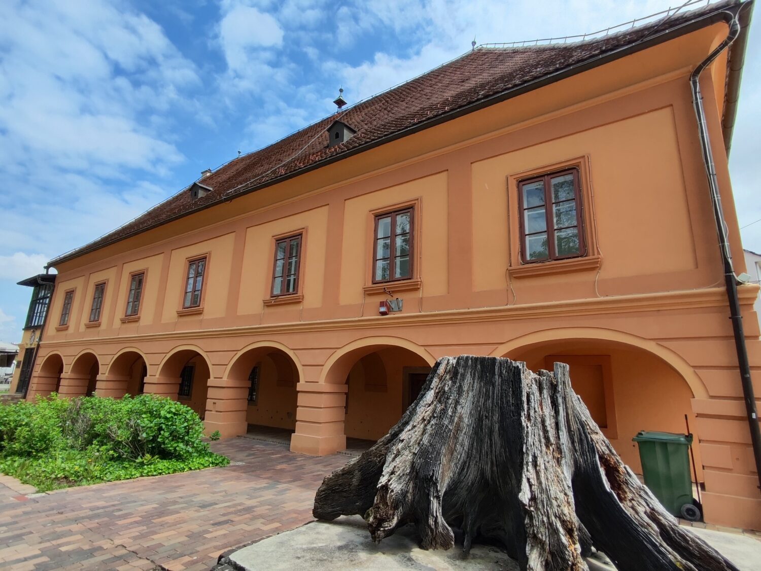 cjelovitu obnovu zgrade