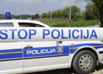 Požar u Lukavcu je podmetnut: Policija traži počinitelja koji je zapalio drvenu štalu