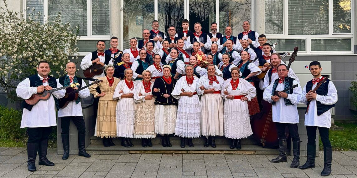 koreografiranog folklora