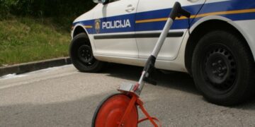 neoprezno pretjecala