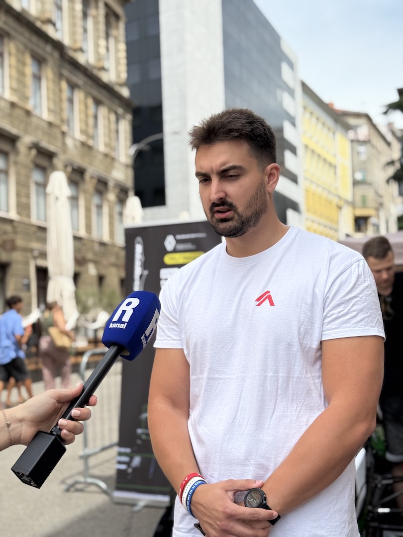 prvi električni bolid