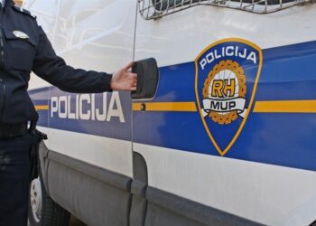 Beba s teškim tjelesnim ozljedama