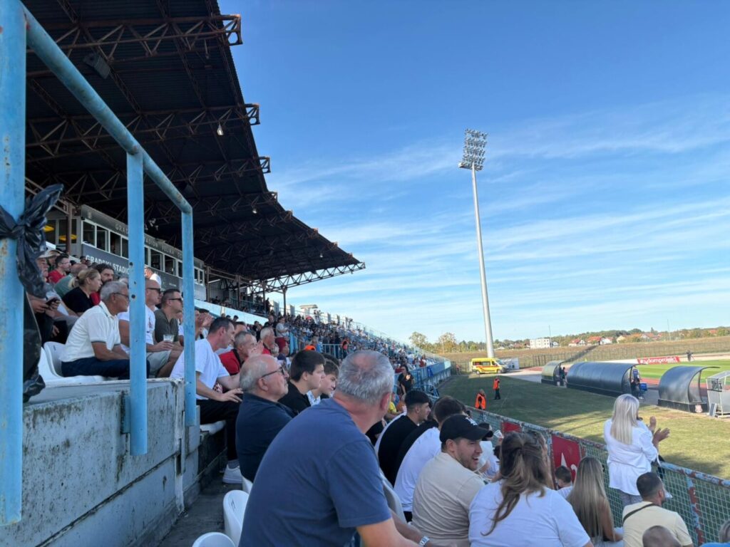 stadion gledatelji