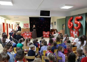 Dan kravate u Velikoj Gorici: Odgajateljima gradskih dječjih vrtića uručene podgutnice