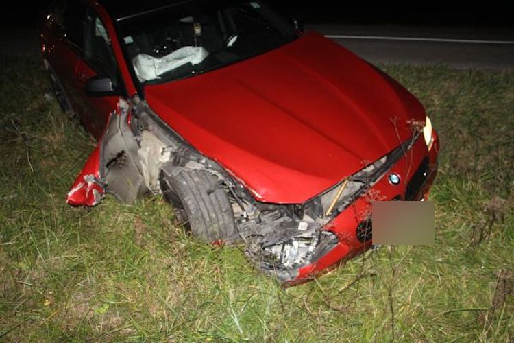 Naletio na stup javne 