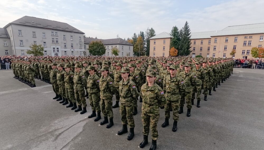 djelatnu vojnu službu