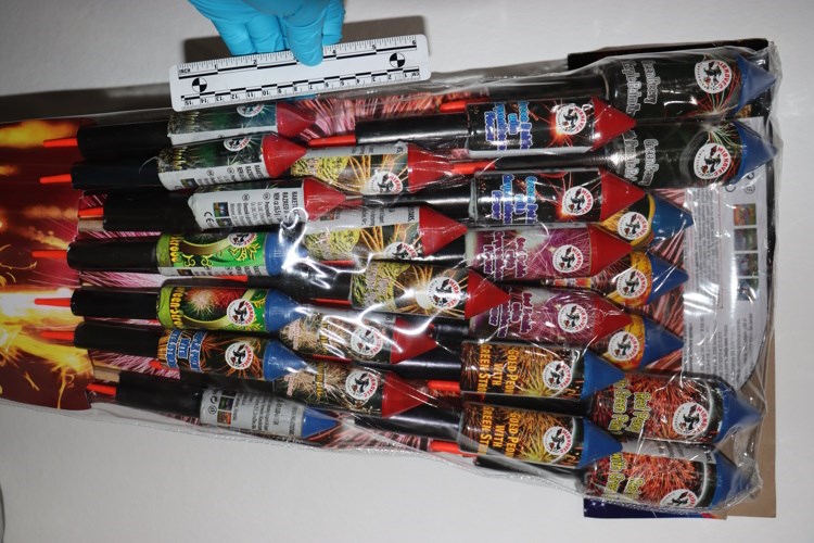 prodavao opasne petarde