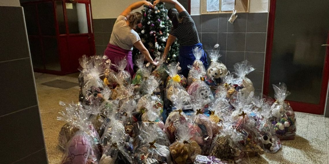 Božićna čarolija: Dvije prijateljice godinama daruju djecu u potrebi