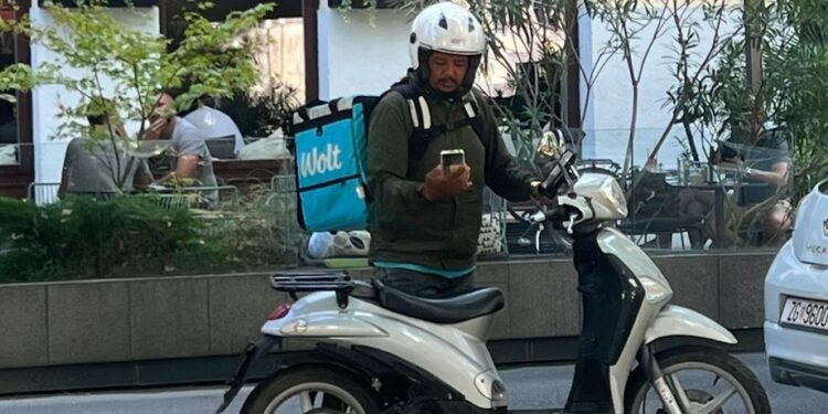 pljačkali dostavljače hrane