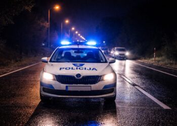 opljačkali trgovinu