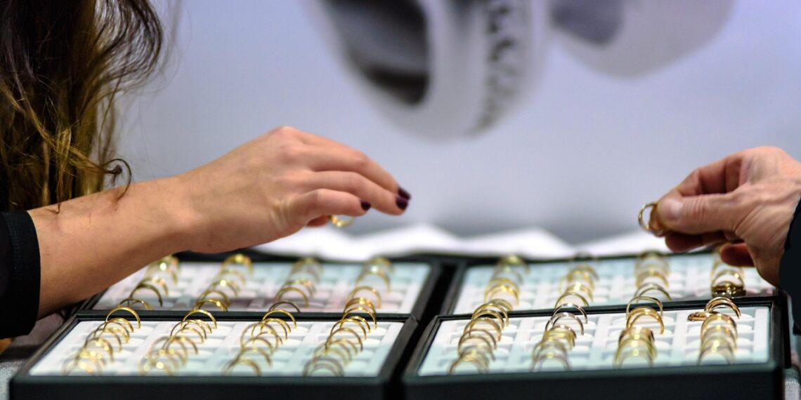 Razbojništvo u trgovačkom centru: Naoružani pljačkaš opljačkao trgovinu za otkup zlata