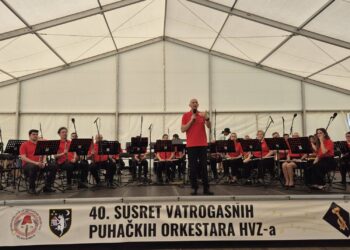 Nastupilo 13 puhačkih orkestara