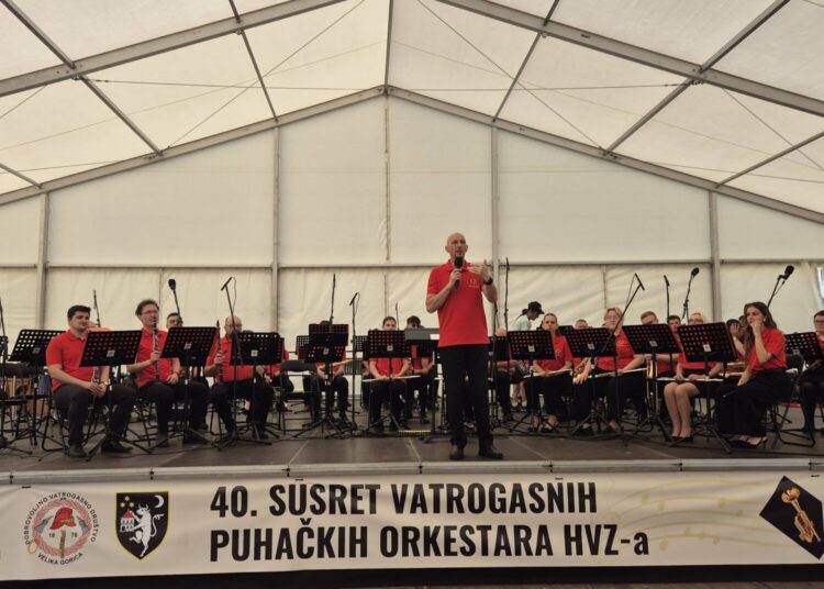 Nastupilo 13 puhačkih orkestara