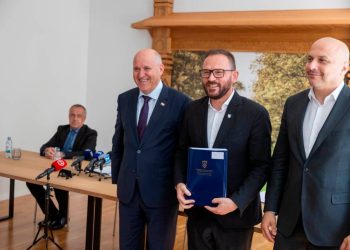 Ministar Bačić uručio 19 milijuna eura za zelene projekte u Zagrebačkoj županiji