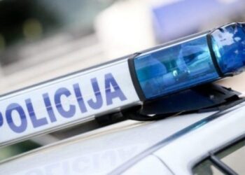 Pijan bez kacige pao s električnog romobila