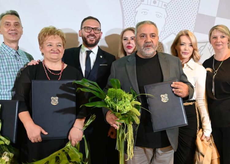 Dražen Kurilovčan i Društvo žena Buševec dobitnici Povelje Zagrebačke županije