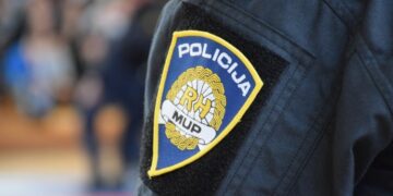 Policijski službenik
