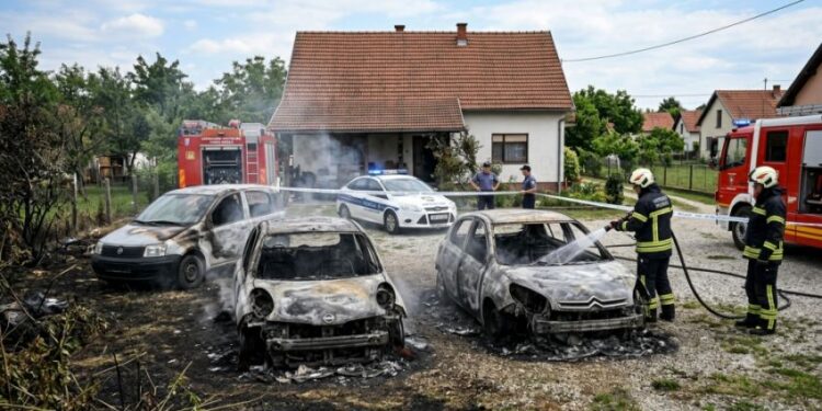izgorjela dva automobila