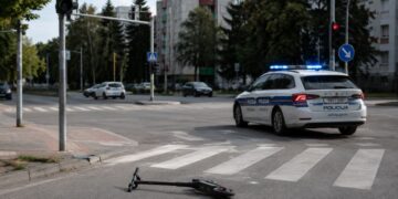 Automobil naletio na dijete na električnom romobilu