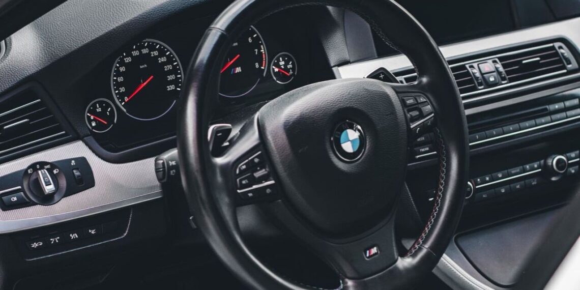 Policija traga za lopovom koji je ukrao BMW