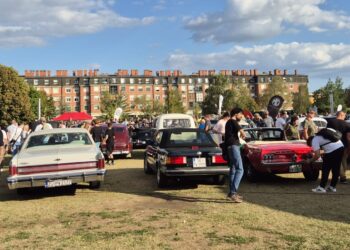 Oldtimer Show okupio više od 300 atraktivnih vozila