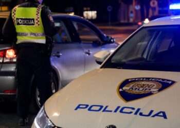 Pijan odbio alkotest i vrijeđao policajce u Velikoj Gorici