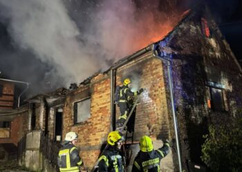 U požaru obiteljske kuće smrtno stradala jedna osoba
