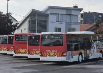 Parkiraju na autobusnom kolodvoru pa kasne autobusi
