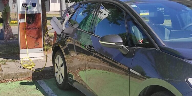 Fond daje do 9.000 eura za električne automobile