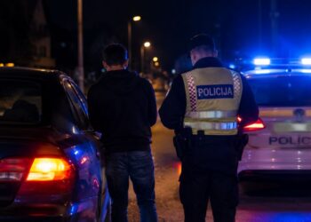 Vozio bez vozačke, registracije i osiguranja