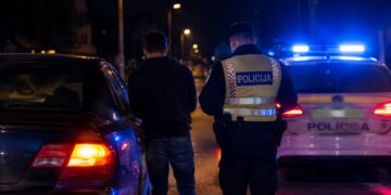 Vozio bez vozačke, registracije i osiguranja